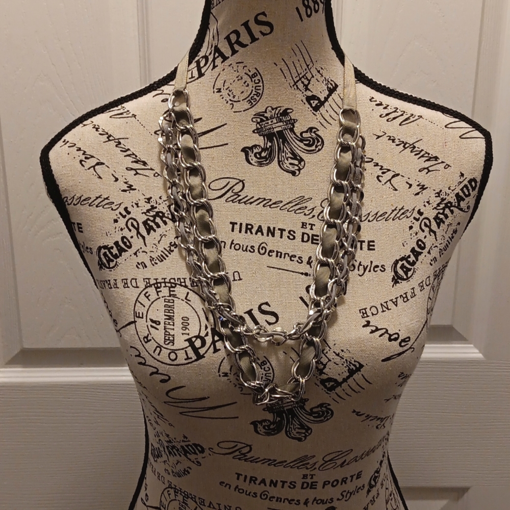 Loft Necklace